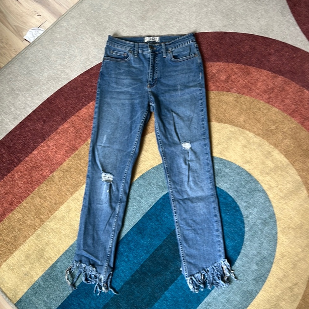 We the free fray hem skinny jeans sz 28